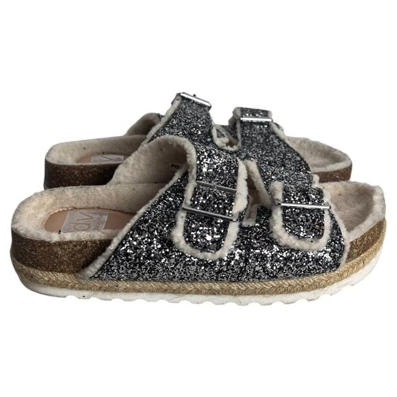DV Dolce Vita Sparkle Sherpa Two Strap Sandals Womens 6.5 Footbed Comfort Silver - Picture 3 of 9